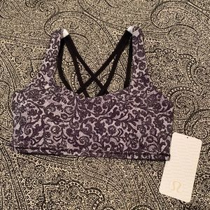 Lululemon Free to be Tranquil bra
